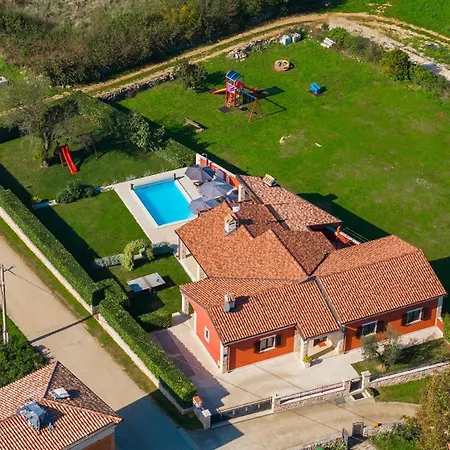 וילה Activity Marula With Outdoor Pool In Buje *