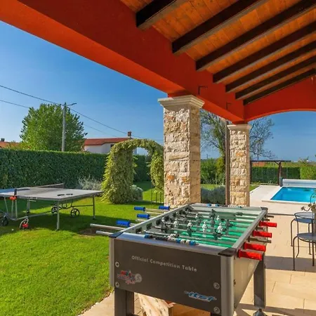 Activity Marula With Outdoor Pool In Buje Villa *