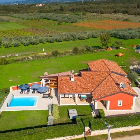 Activity Marula With Outdoor Pool In Buje * Gamboci