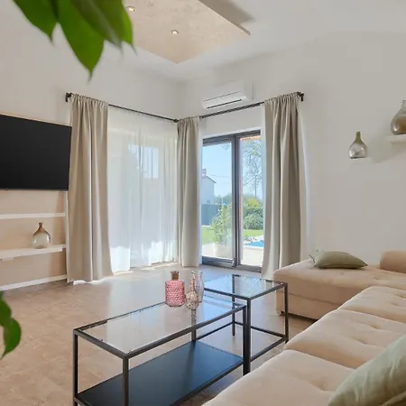 Activity Marula With Outdoor Pool In Buje Villa