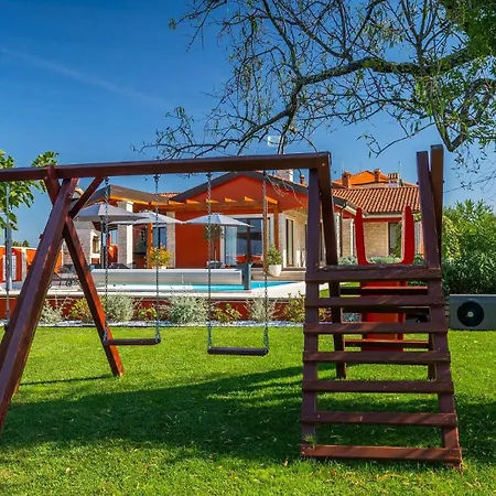 Villa Activity Marula With Outdoor Pool In Buje