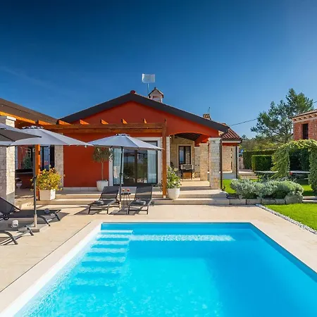 Willa Activity Marula With Outdoor Pool In Buje