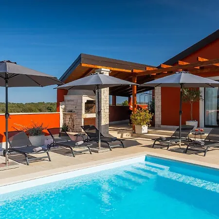Villa Activity Marula With Outdoor Pool In Buje *