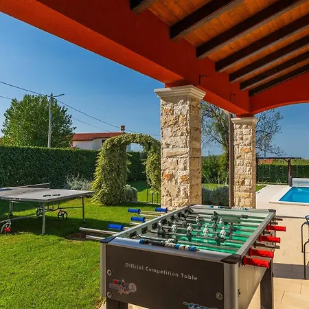 Villa Activity Marula With Outdoor Pool In Buje Gambozzi