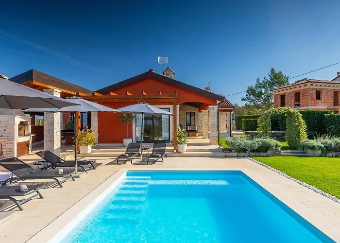 Villa Activity Marula With Outdoor Pool In Buje